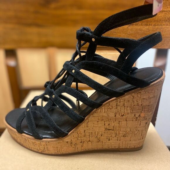 New Suede Joie Black Strappy Suede Wedge Sandals Size 40 - Picture 9 of 9